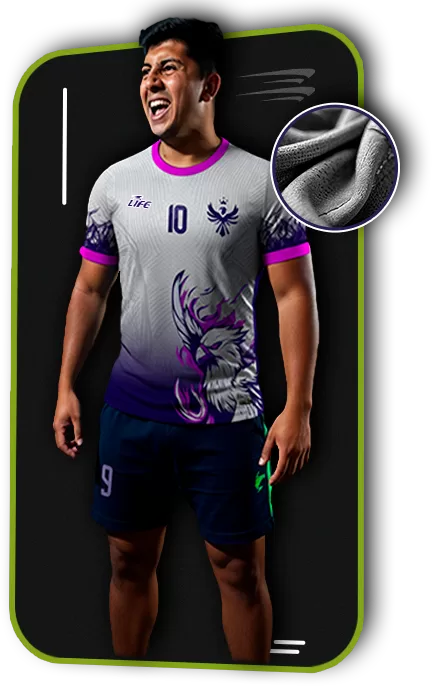 Detalle de escudo sublimado en uniforme de fútbol personalizado Life Deportes