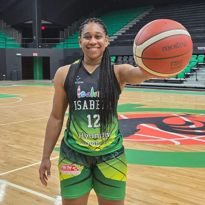 Jugadora baloncesto uniformes Life Deportes